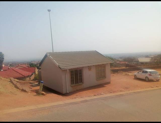 2 BEDROOM HOUSE FOR SALE IN SOSHANGUVE M